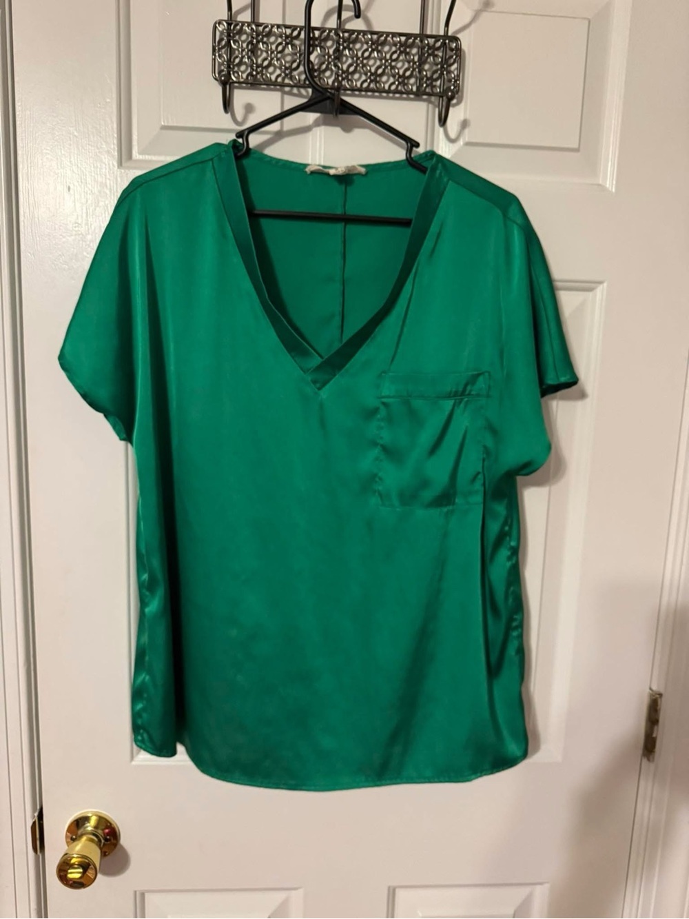 Vine & Love Emerald Green V-Neck Short Sleeve Blouse